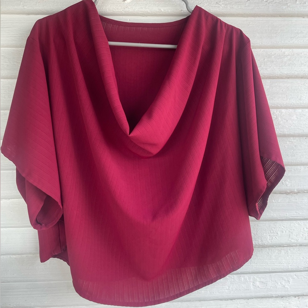 Red Women's Top. Draped Neck Line, great condition. Like new. Size Large